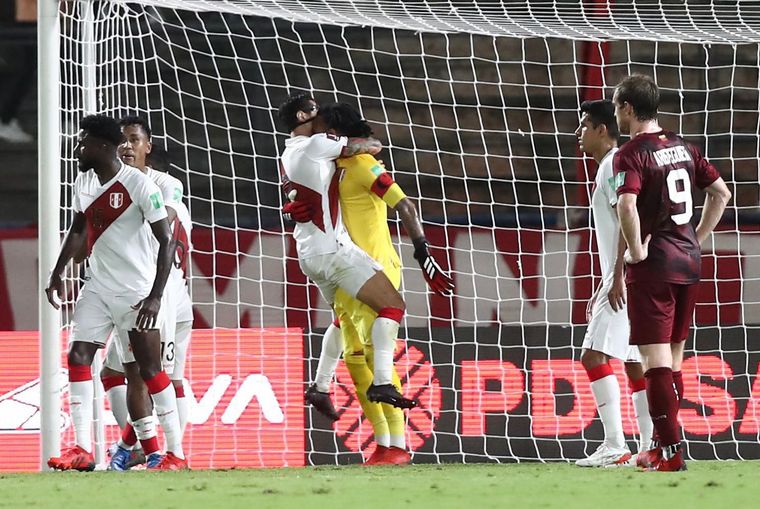 Perú venció por 1-2 a Venezuela en Caracas