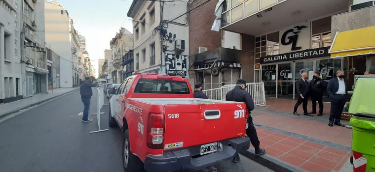 FOTO: Ataques en Rosario: incendiaron la sede de Central