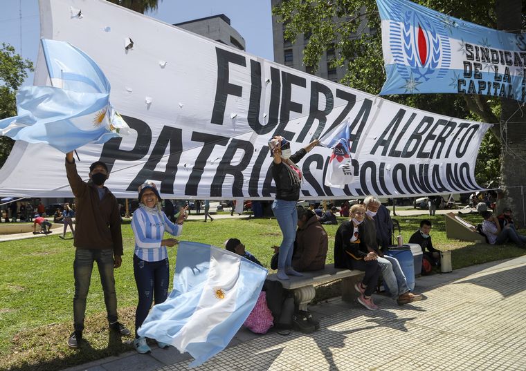 Miles de personas llegaron hasta Plaza de Mayo para celebrar el Día de la Militancia