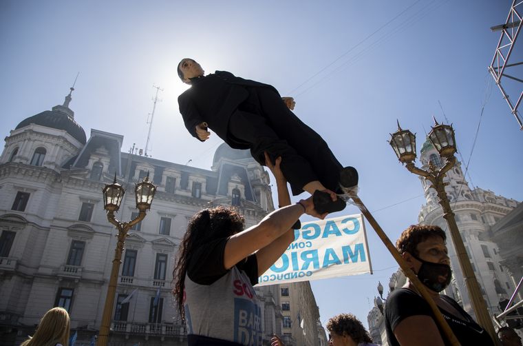 Miles de personas llegaron hasta Plaza de Mayo para celebrar el Día de la Militancia