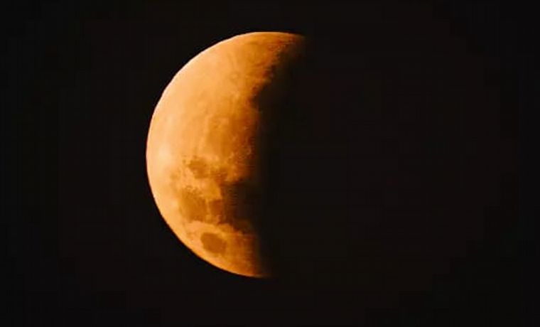 FOTO: Así se vio el eclipse a las 4.55 hora argentina.
