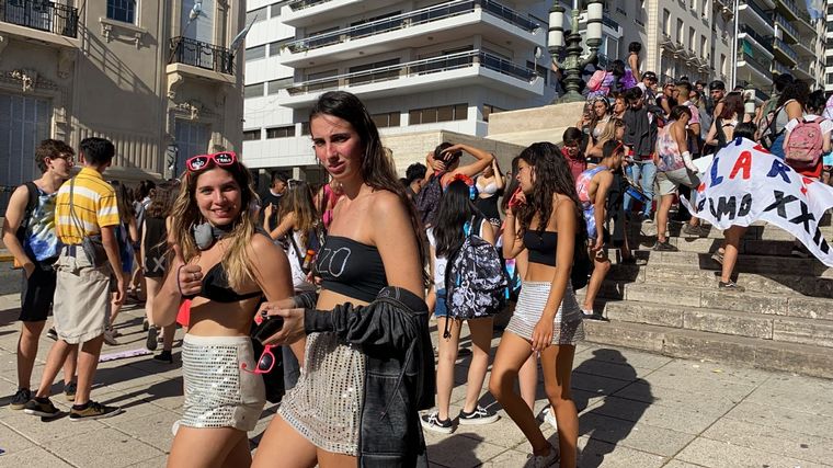 Estudiantes secundarios se adueñan de las calles rosarinas