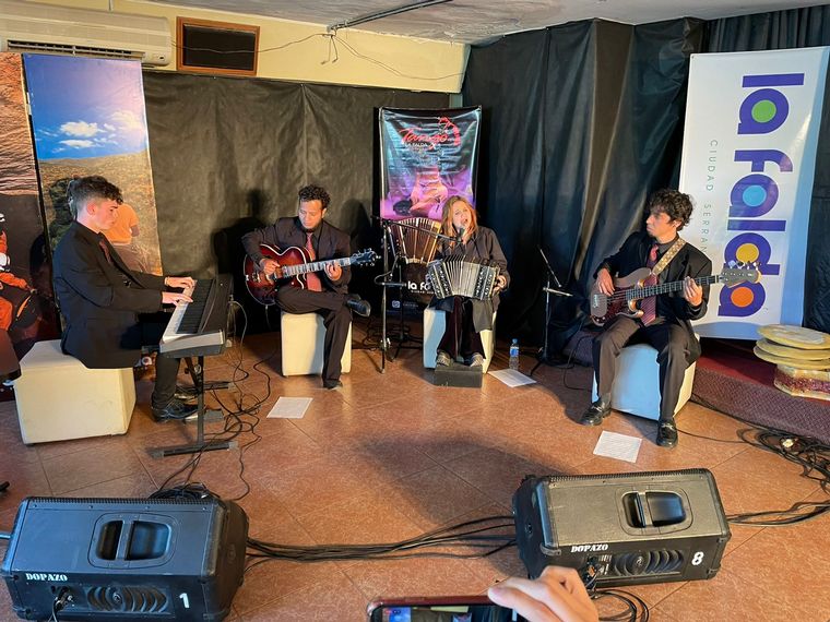 Contramano Tango 4 presentó su música en Siempre Juntos