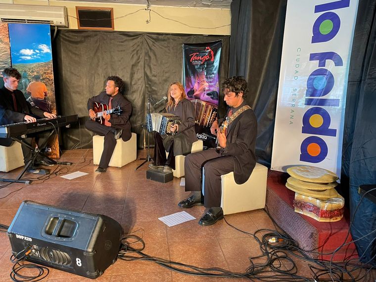 Contramano Tango 4 presentó su música en Siempre Juntos