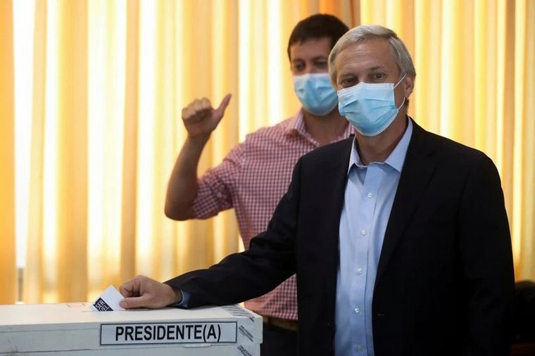 Jose Antonio Kast sufragó en Paine (Reuters)