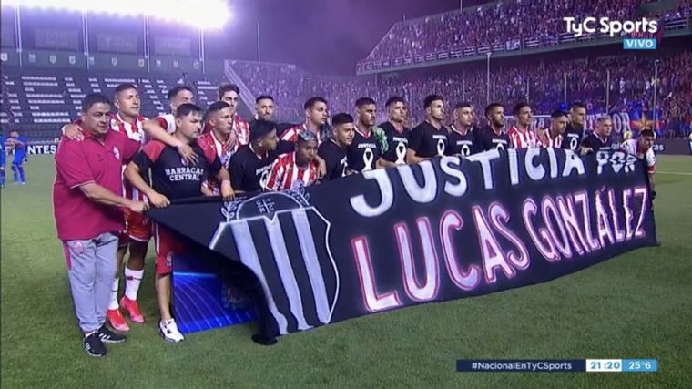 Barracas Central usó una remera que decía "Justicia por Lucas González".