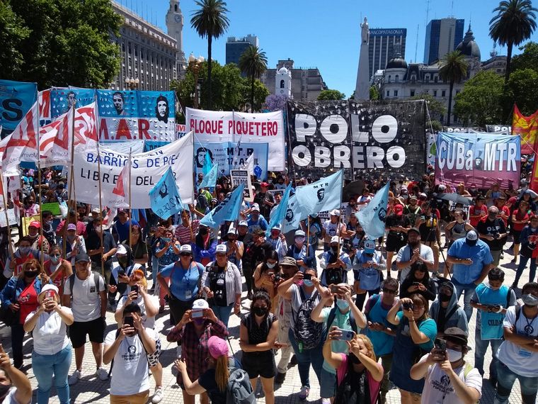 FOTO: Marcha a Plaza de Mayo en rechazo al acuerdo con el FMI