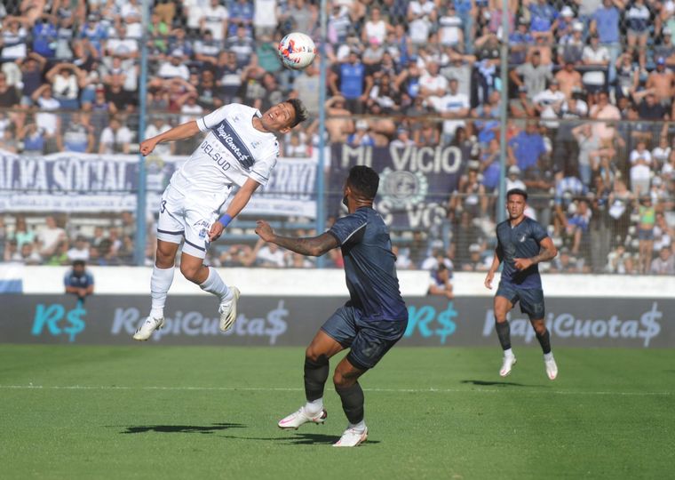 Gimnasia se impuso ante Talleres en