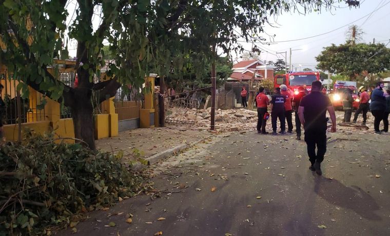 Trágica explosión en barrio Marqués de Sobremonte.