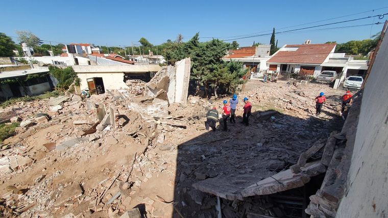 Reducida a escombros, así quedó la casa tras la explosión en barrio Marqués.