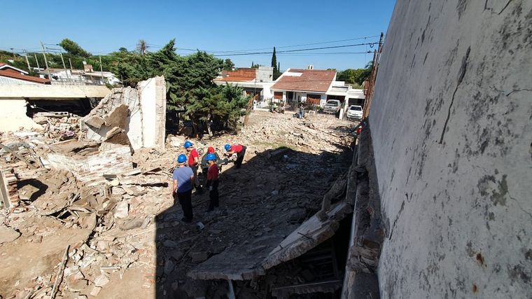 Reducida a escombros, así quedó la casa tras la explosión en barrio Marqués.