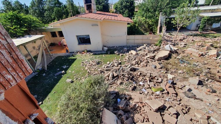 Reducida a escombros, así quedó la casa tras la explosión en barrio Marqués.