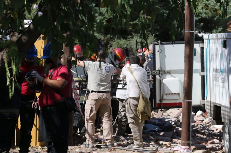 Reducida a escombros, así quedó la casa tras la explosión en barrio Marqués.