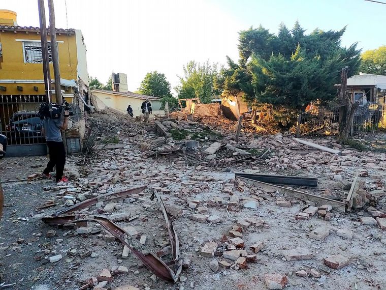 Reducida a escombros, así quedó la casa tras la explosión en barrio Marqués.