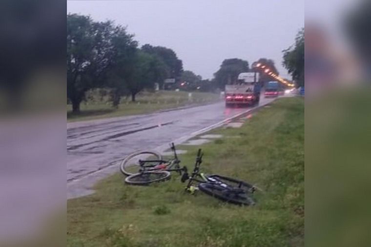 FOTO: Un rayo mató a un ciclista que iba por la ruta en La Pampa.