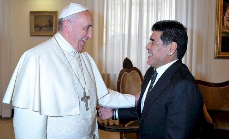 FOTO: Francisco y Maradona.