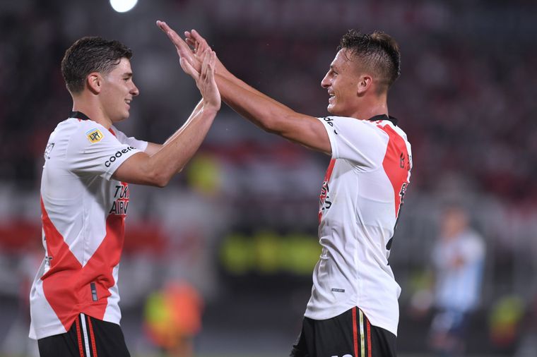 Las postales de una noche soñada en el Monumental.