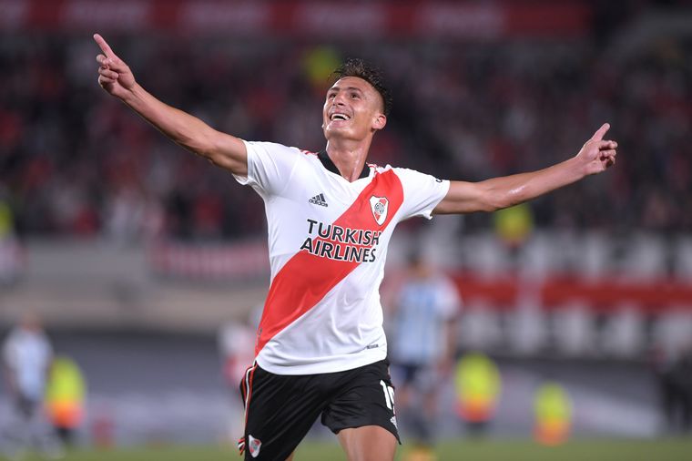 Las postales de una noche soñada en el Monumental.