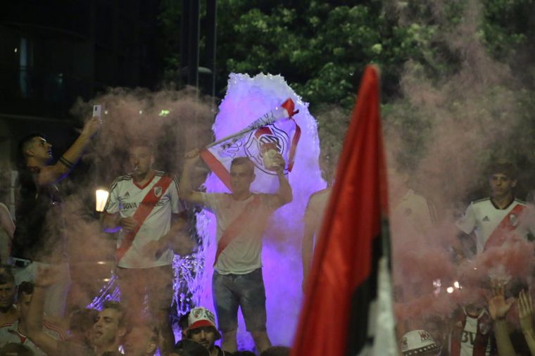 FOTO: River gritó campeón y los hinchas lo festejaron en Córdoba.