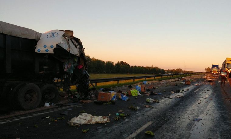 El choque ocurrió en el kilómetro 86, mano a CABA (@zaratetransito)