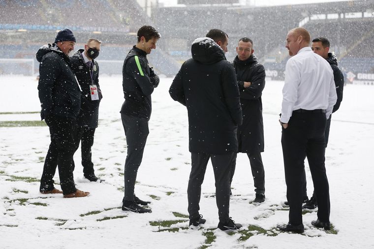 Suspenden el partido de Tottenham en la Premier por la nieve 