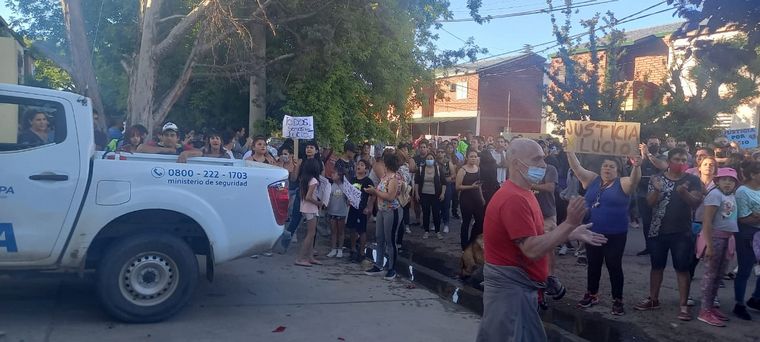 Serios incidentes se produjeron en la comisaría sexta de la ciudad de Santa Rosa. 