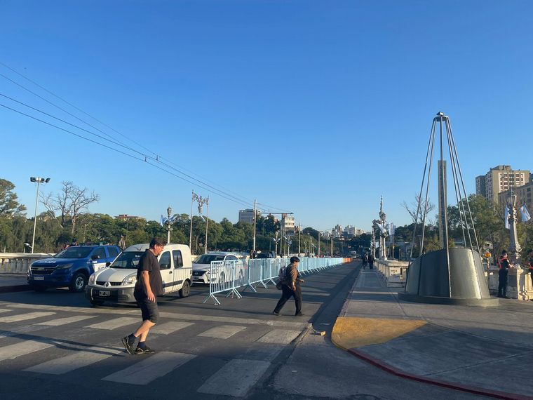 Operativo policial en puentes