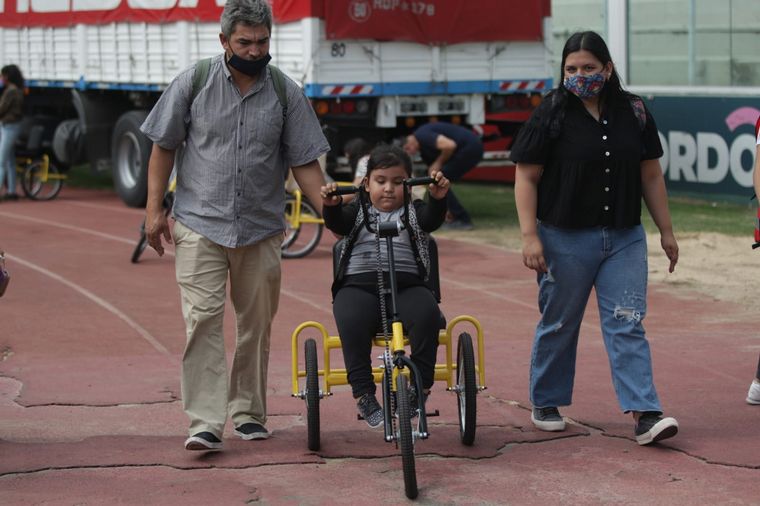 Fundación Jean Maggi entrega 1000 bicicletas adaptadas