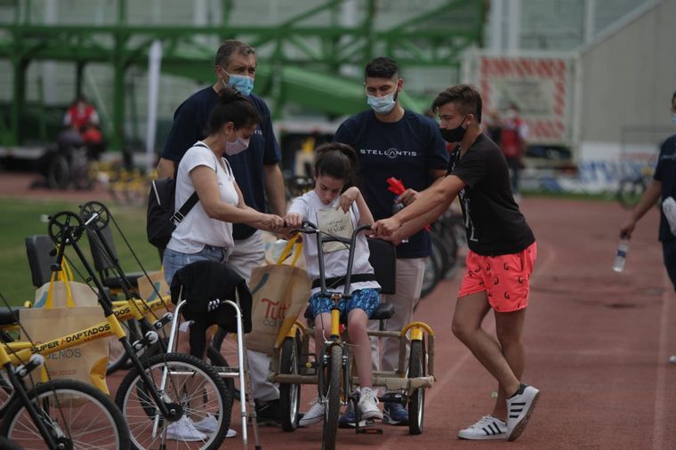 Fundación Jean Maggi entrega 1000 bicicletas adaptadas