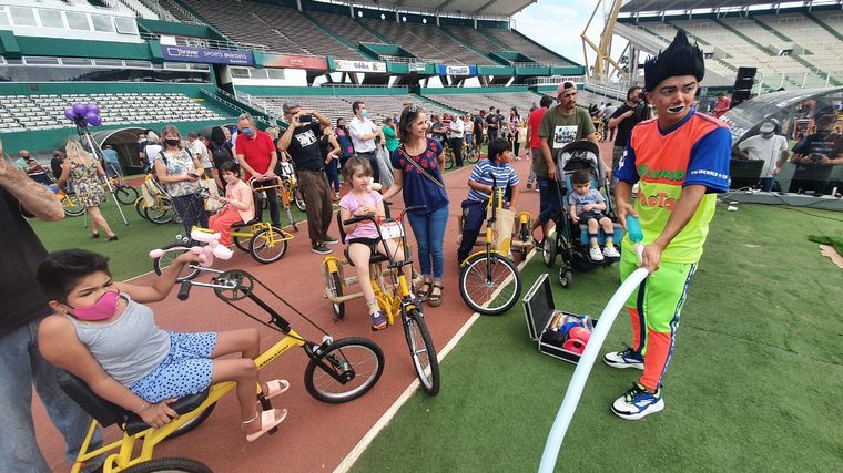 Fundación Jean Maggi entrega 1000 bicicletas adaptadas