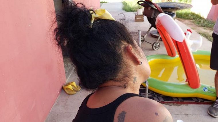 Marcela logró pedir ayuda a una vecina (Foto: El Doce).