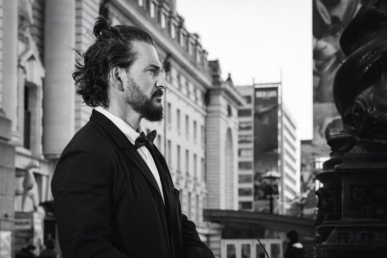 Ricardo Arjona completa su álbum doble,