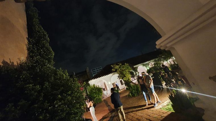 FOTO: Cientos de personas disfrutan de la Noche de los Museos en Córdoba.