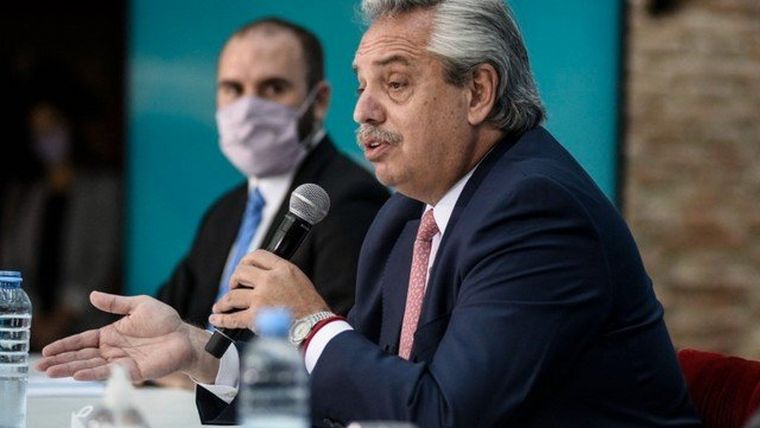 FOTO: El presidente Alberto Fernández, junto al ministro de Economía, Martín Guzmán.