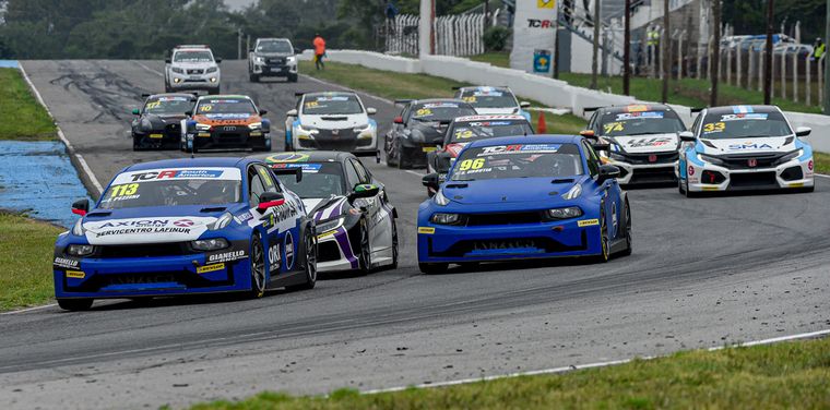 Pezzini, fugura en el Cabalén al frente del TCR Sudamericano.