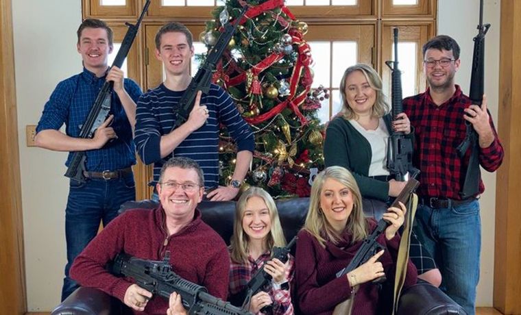 La familia Massie y su mensaje navideño para Twitter.