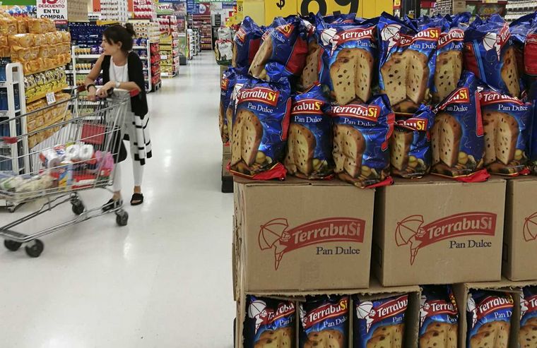 La nueva lista de precios congelados incluye una canasta navideña.