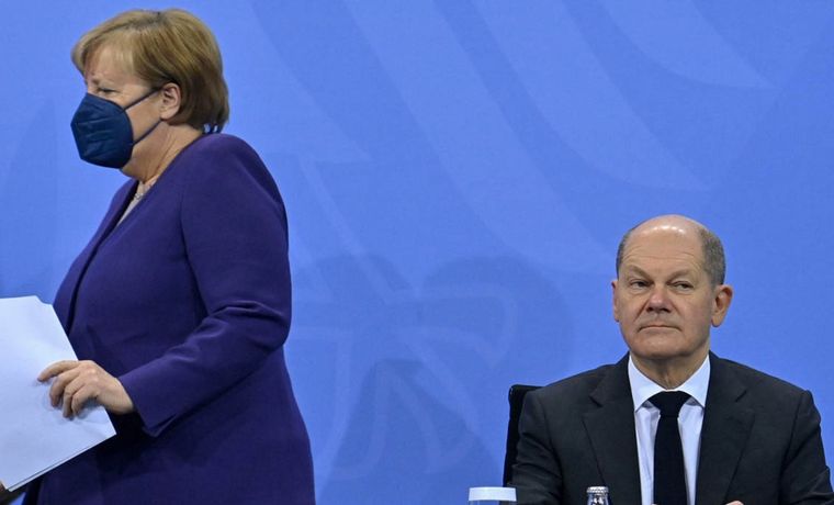 FOTO: Olaf Scholz reemplaza a Angela Merkel.