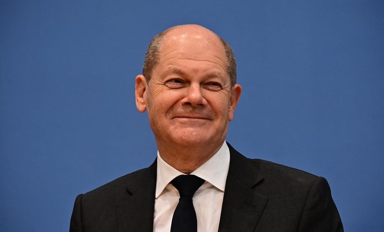 Olaf Scholz reemplaza a Angela Merkel.