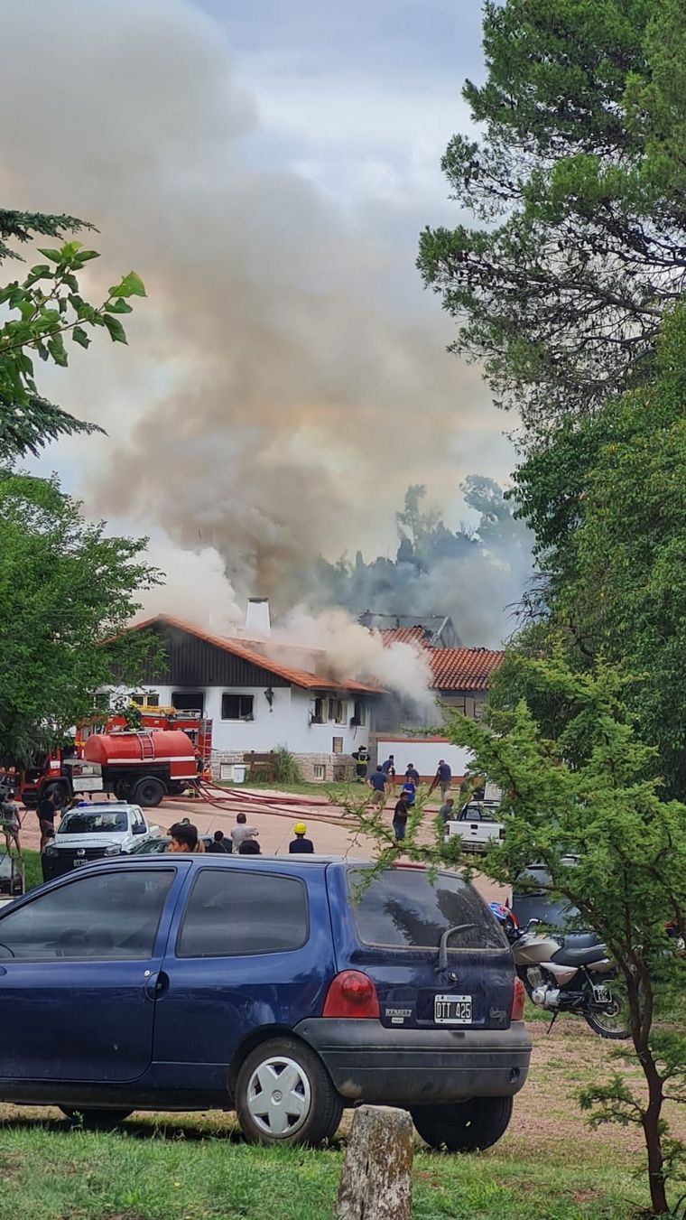 FOTO: La cocina y el comedor del Hotel 4 fueron consumidas por las llamas.
