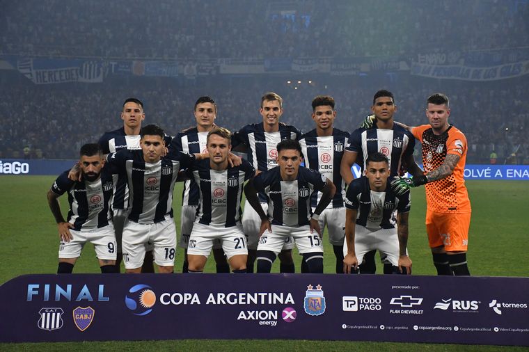 La formación inicial del "Matador" antes de enfrentar a Boca.