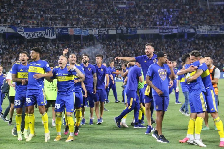 Los jugadores de Boca celebran la obtención de la Copa Argentina.