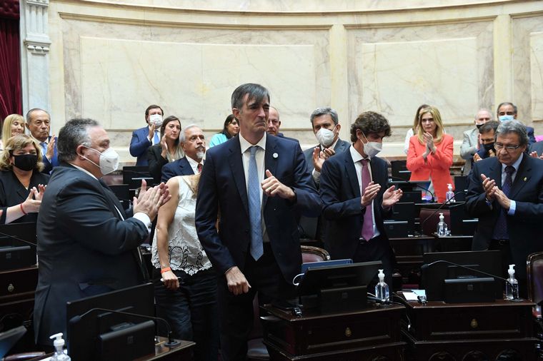 FOTO: Esteban Bullrich brindó un conmovedor discurso al despedirse del Senado