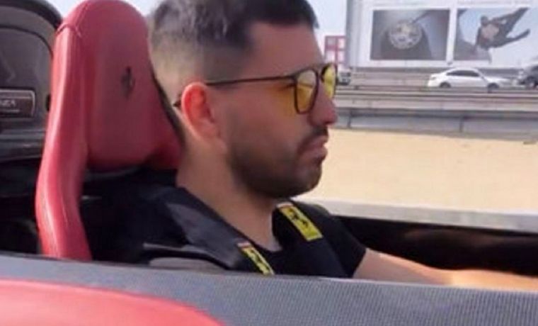 Las imágenes del Kun que enojaron a los hinchas culés.