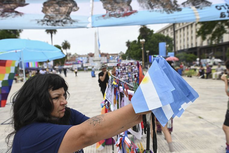 FOTO: Argentina celebró el Día de la Democracia en Plaza de Mayo. (Foto: Télam).