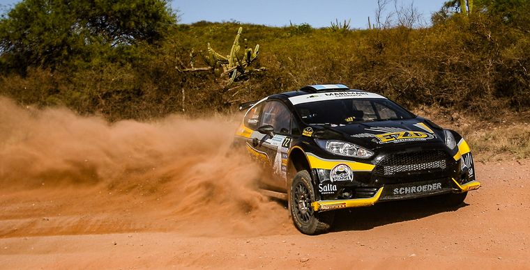 Alonso con su Fiesta son escoltas en #R5