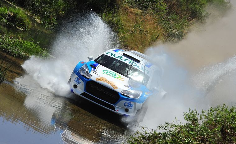 Bonin con el Citroen ganó la etapa en Maxi Rally.