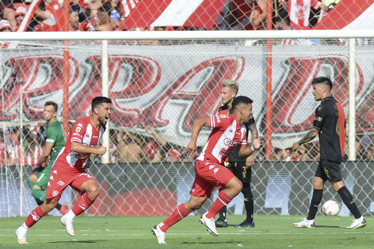 FOTO: Unión se llevó el clásico santafecino y logró meterse en la Sudamericana. 