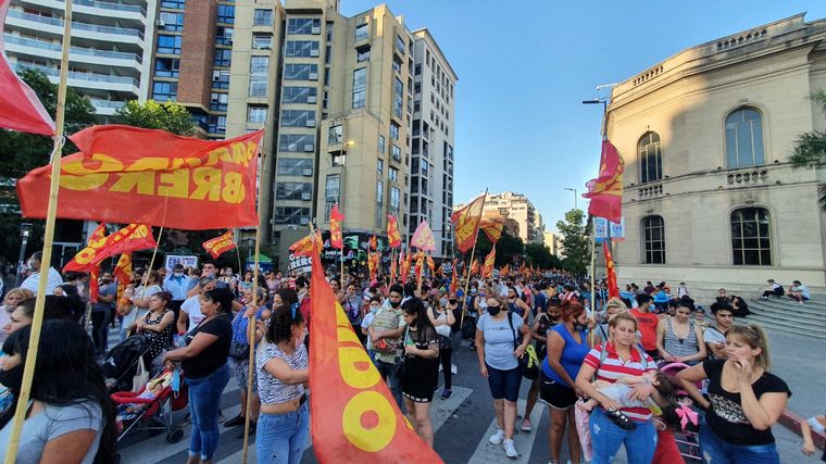 FOTO: El Polo Obrero se movilizó en Córdoba (Foto: Daniel Cáceres).