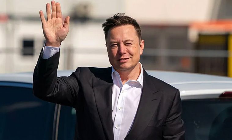 FOTO: El empresario Elon Musk vendió 7,92 millones de sus acciones en Tesla.